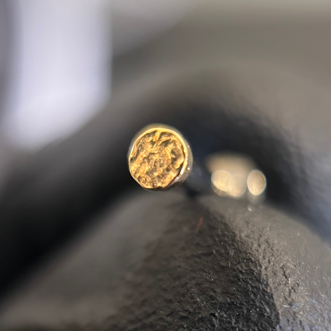 Gold Hammered Disc, Threadless